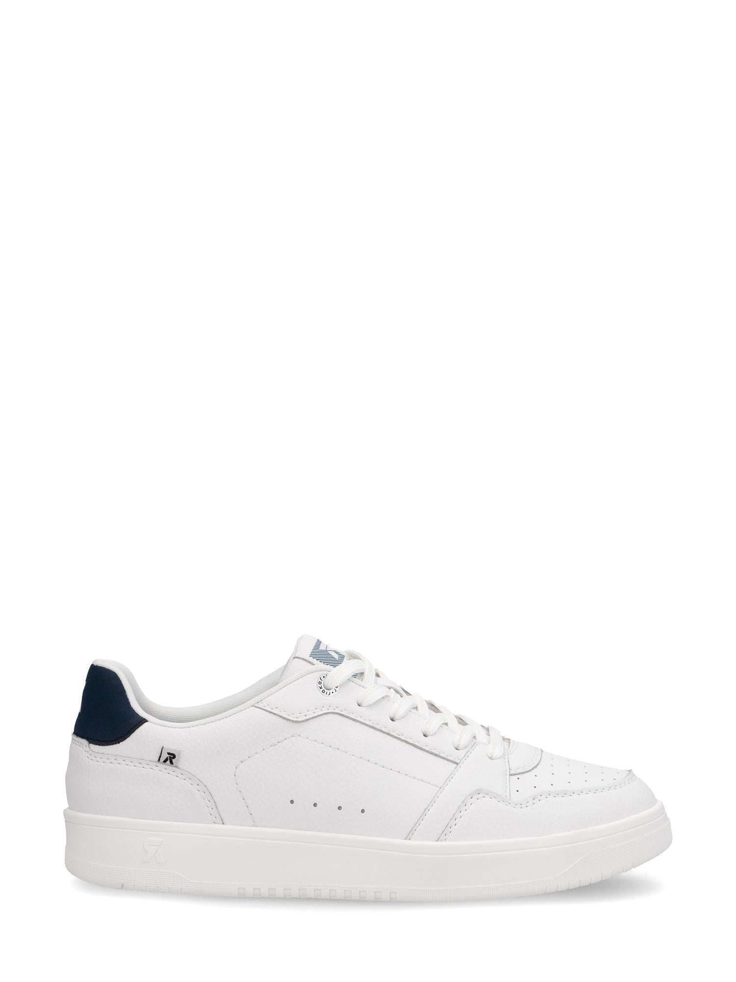 En hvit, lav 03320 Rieker Sportivo Leather Sneaker fra Rieker Sport med hvite lisser, subtile perforeringer, marineblå hæl og Swing2GO-teknologi for komfort, vist på en hvit bakgrunn.