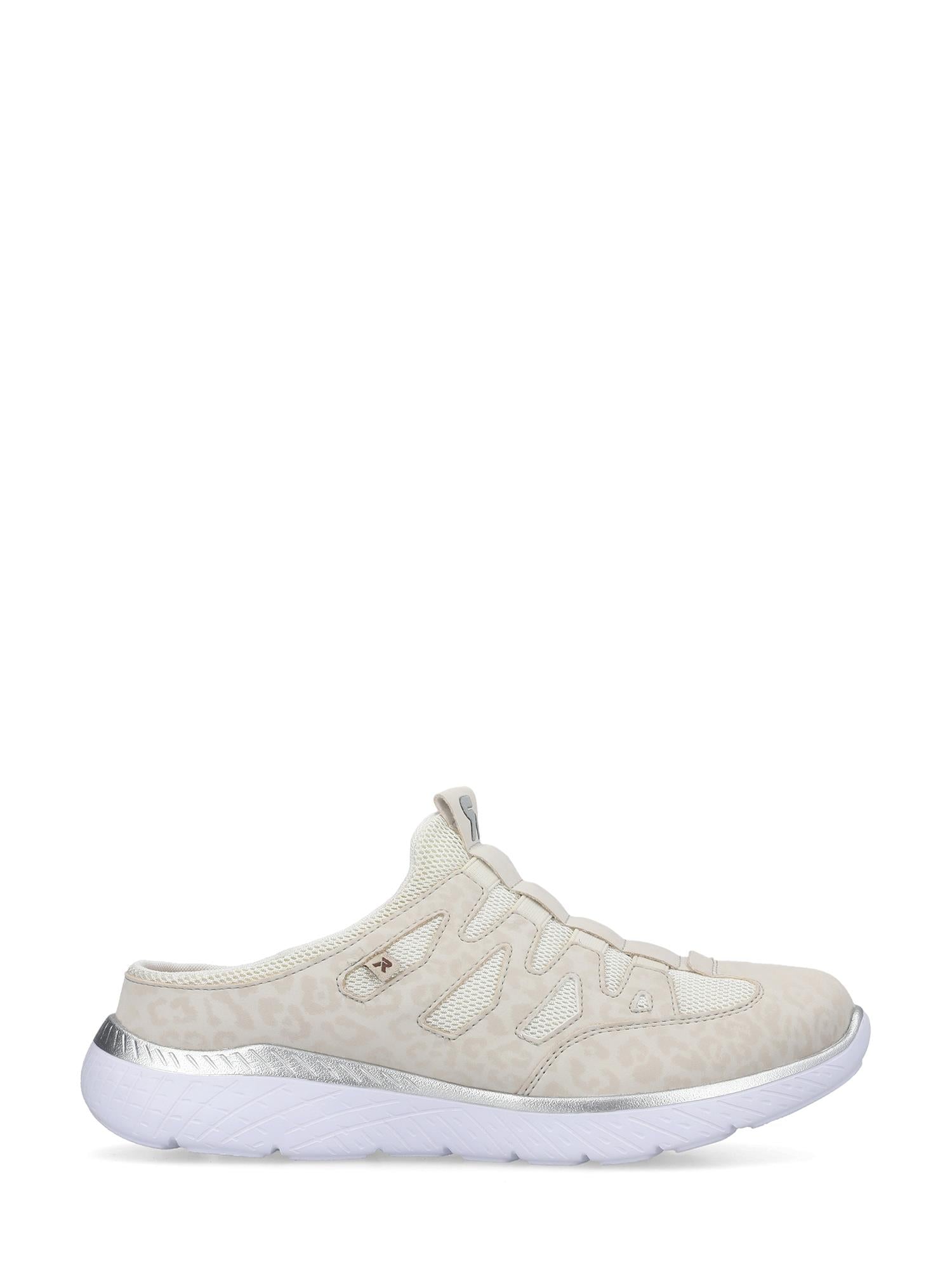 03242 Rieker Leopard Slip-in Beige fra Rieker Sport har en hvit såle, sølvfarget hæl, lett dyreprint, lav rygg og snøredetaljer for stilig komfort og enkel bruk.