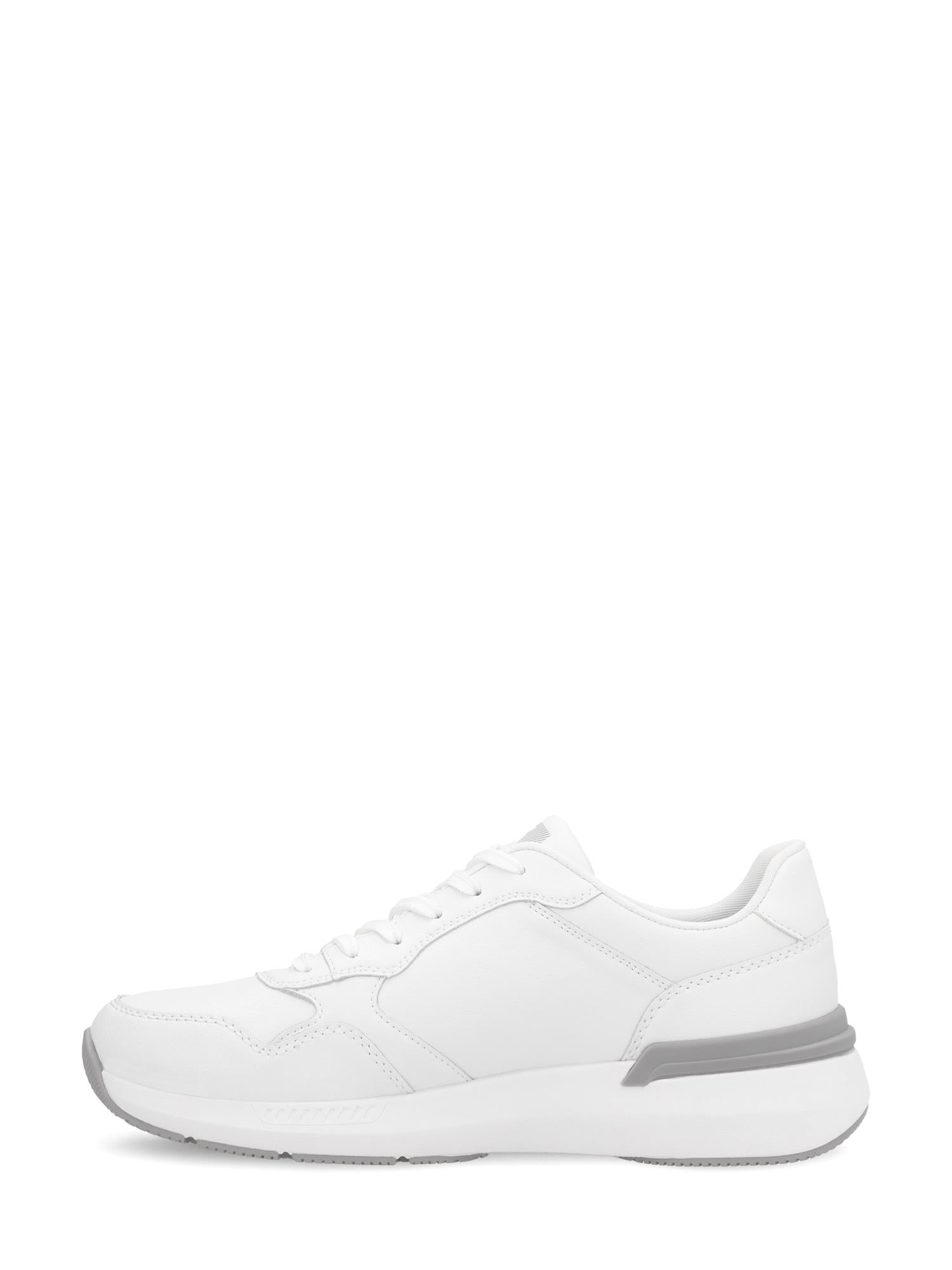 03316 Rieker Classic Sport Leather fra Rieker Sport er en hvit sneaker med lav topp, hvite lisser og grå aksenter på hæl og såle, vist på en vanlig hvit bakgrunn - perfekt for deg som ønsker komfortable sneakers.