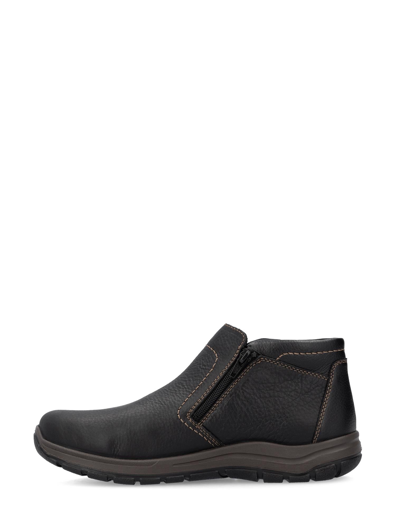 04805 Rieker Vintersko med ullfôr fra Rieker Comfort & Style er vist i sideprofil, med svart vannavvisende finish, glidelås på siden, brune sømmer, ullfôr og en mørk gummisåle med tekstur på en hvit bakgrunn.