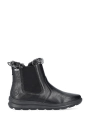 04829 Rieker Elastic Boots Varmfôret fra Rieker Comfort & Style er svarte Chelsea boots med flat såle, elastiske sidepaneler, synlig fôr i fuskepels, trekknapper og runde tær - perfekte vannavstøtende støvler for kaldt vær.