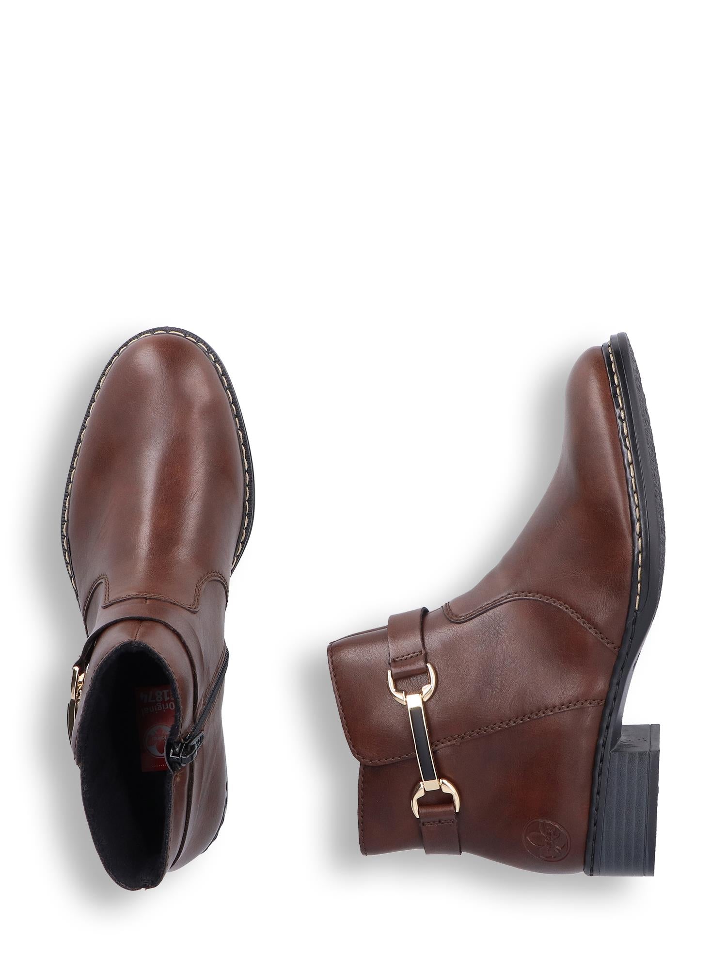 04314 Rieker Nalia Ankelstøvlett fra Rieker Comfort & Style har et brunt design med gullspenne, lave svarte hæler og en komfortsåle for komfort hele dagen, vist ovenfra mot en hvit bakgrunn.