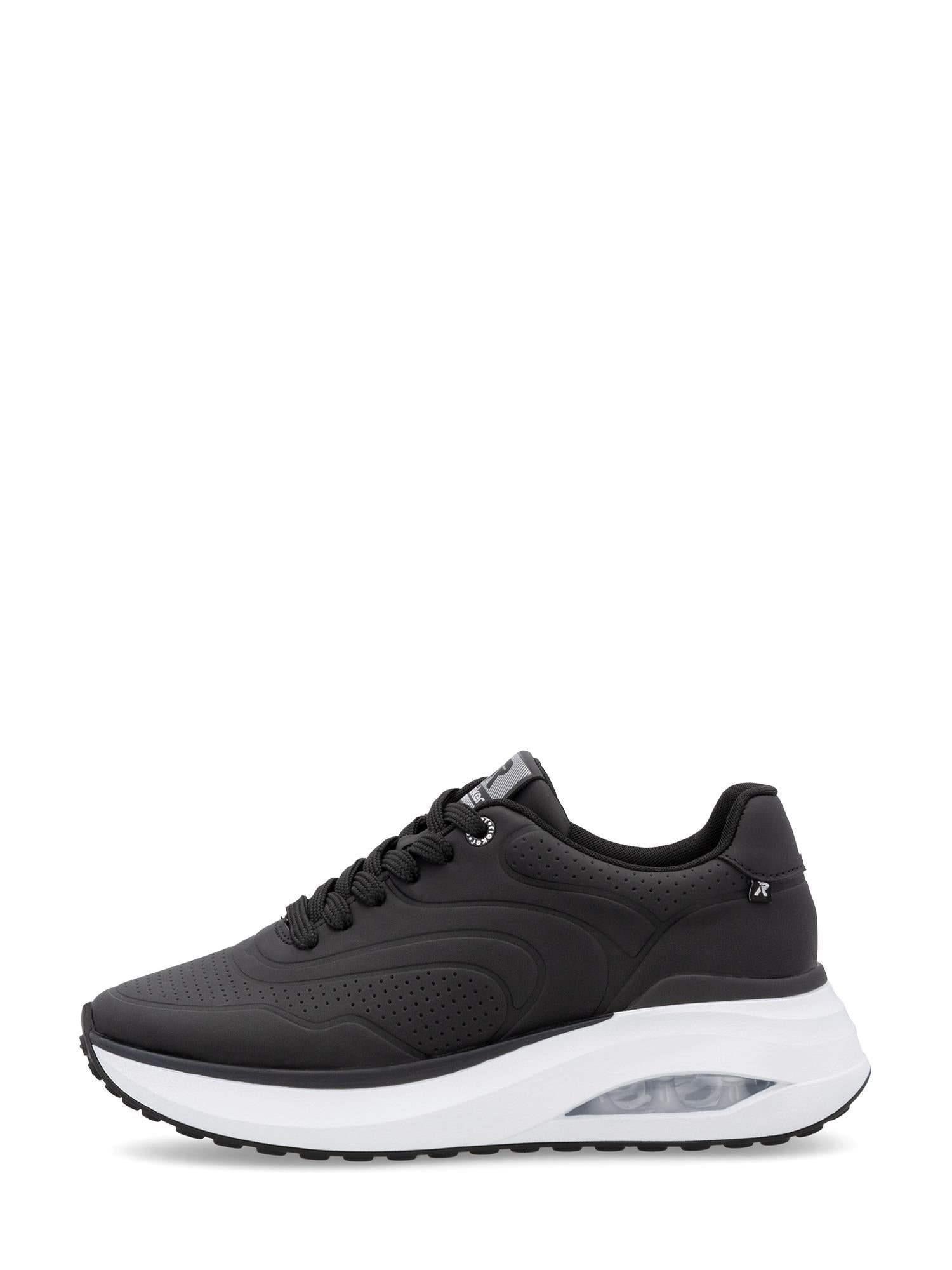 03568 Rieker DrySport Sneaker fra Rieker Comfort & Style tilbyr pustende komfort, en kraftig hvit såle med luftputedetaljer, perforerte sidepaneler, svarte lisser og er laget av veganske materialer i en stilig profil.