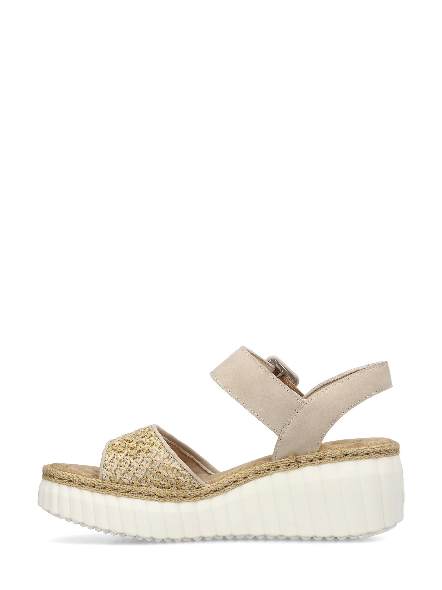 03047 Rieker Celensa Sandal Beige fra Rieker Comfort & Style har en vevd stropp i strå foran, beige ankelstropp med spenne og en tykk, hvit, strukturert platåsåle som gir komfort og stil.