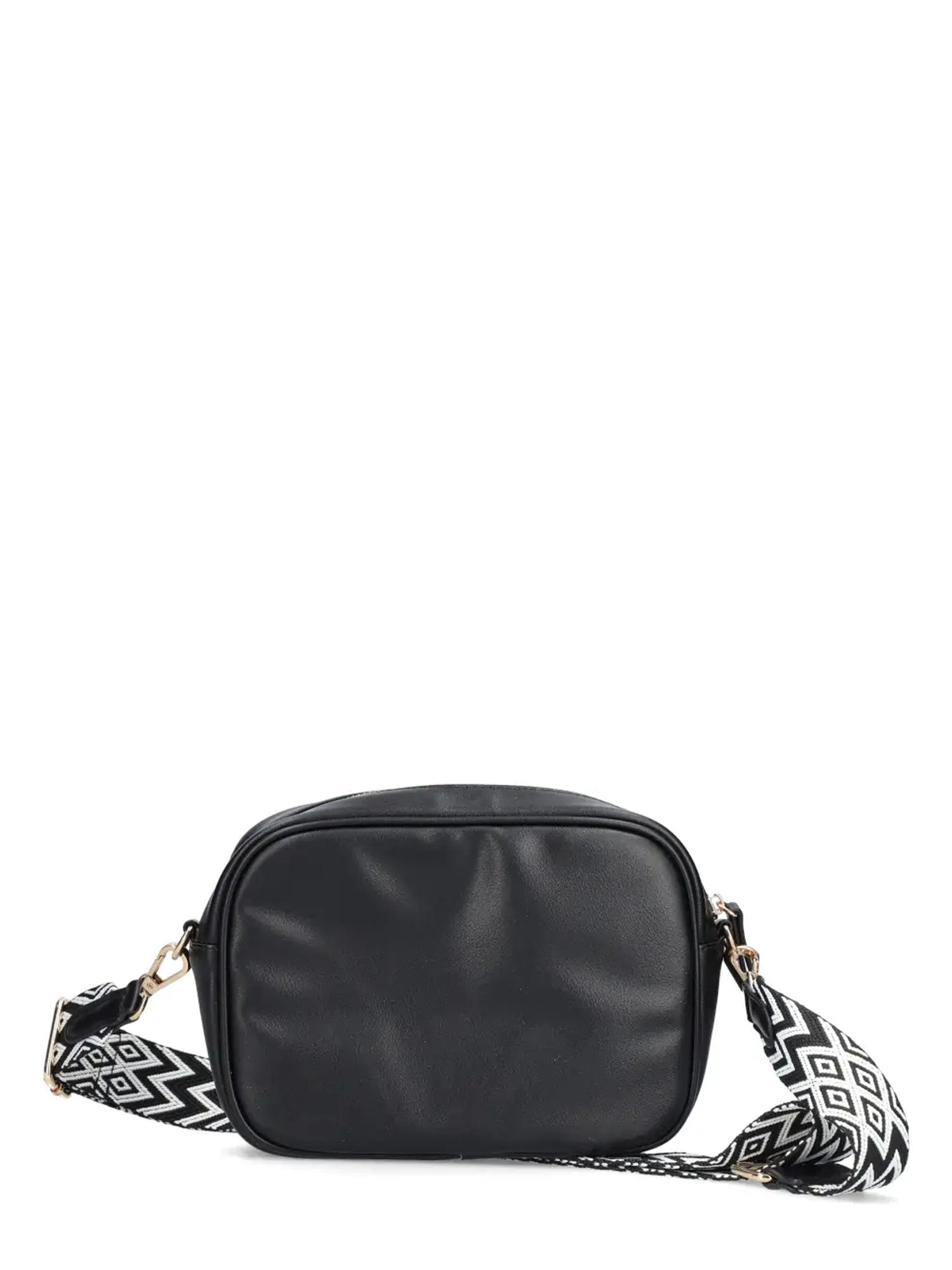 02175 Rieker Melby Crossbody Mini Bag fra Rieker Comfort & Style er en liten svart skulderveske med en bred geometrisk stropp i svart og hvitt, vist mot en hvit bakgrunn.