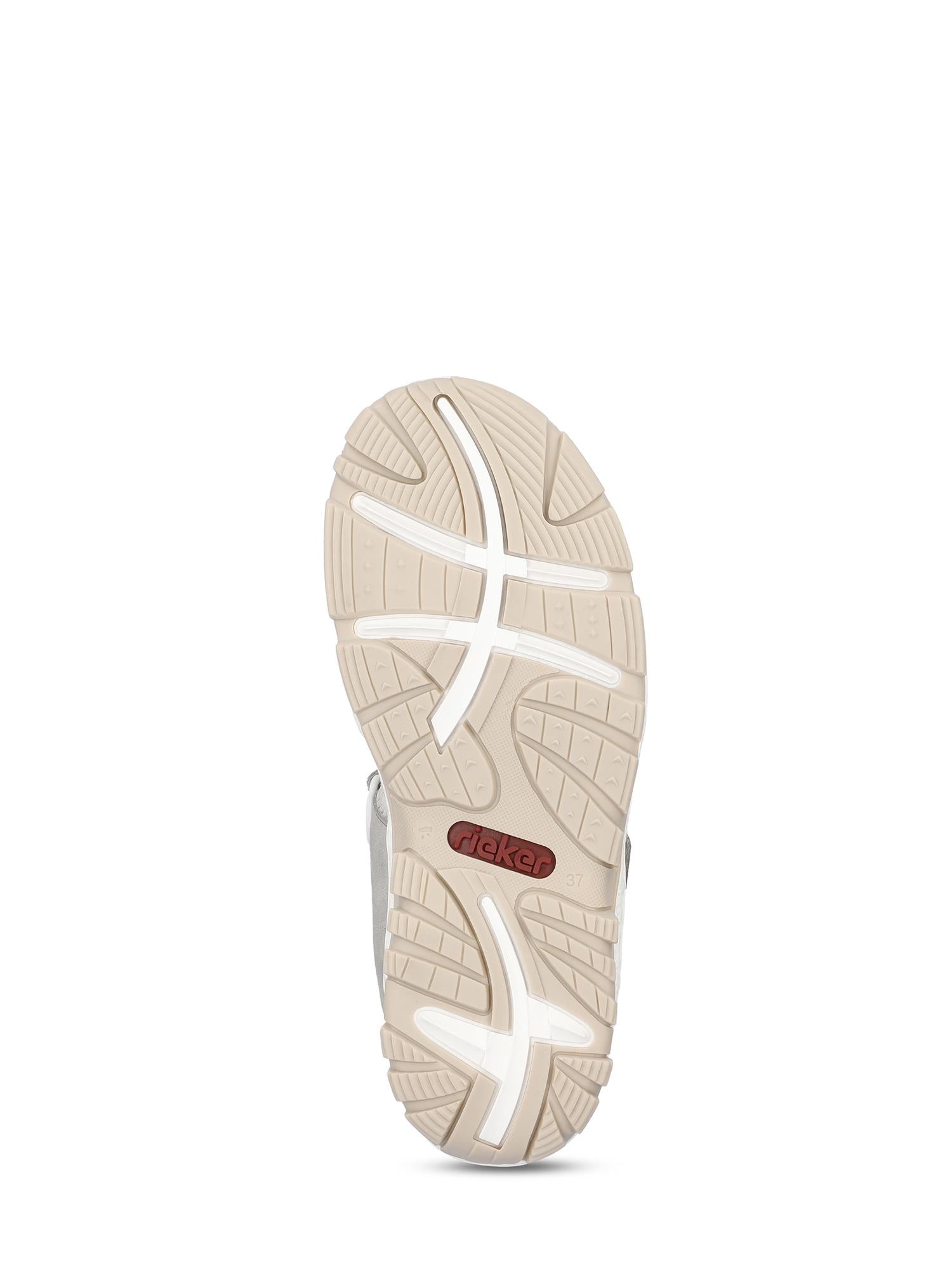 07503 Rieker Grey Sport-sandalen fra Rieker Comfort & Style har en beige såle med strukturert mønster, hvite detaljer og en brun «Rieker»-logo. Sålen er utstyrt med Antistress-teknologi for komfort hele dagen, og vises vertikalt på en vanlig hvit bakgrunn.