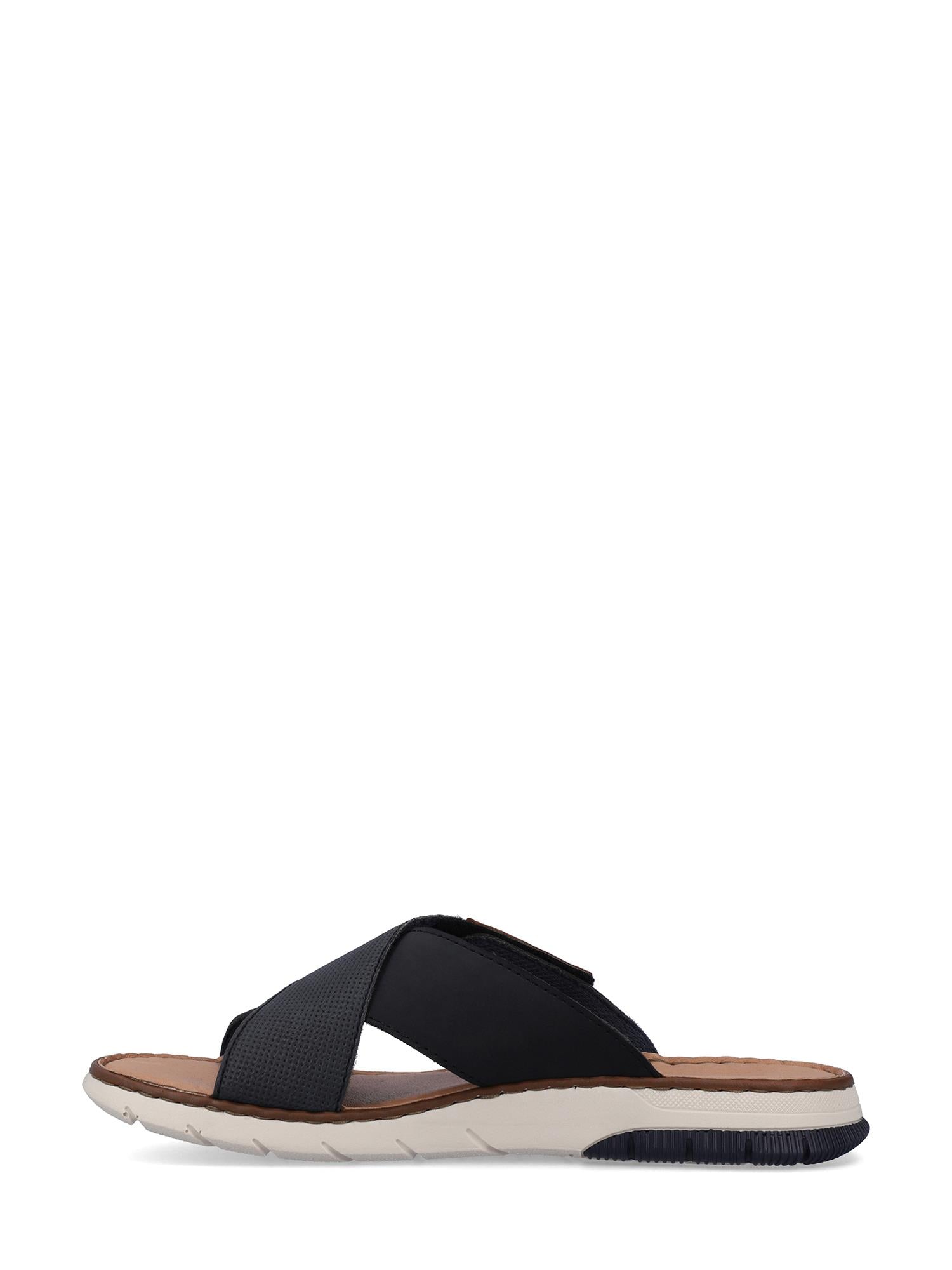 08047 Rieker Lake sandal fra Rieker Comfort & Style har krysskryssreimer i svart kunstlær, en brunbrun fotseng og en hvit såle med mørke mønsterdetaljer, og gir en stilig og komfortabel profil.