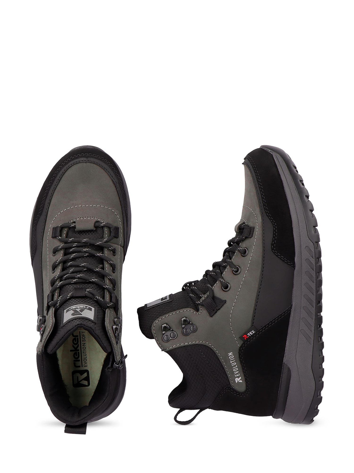 Rieker Sport 04505 Rieker-Evolution Coal Boot har TEX-membran for komfort og værbeskyttelse, en robust såle med Ice-Grip og ankelstøtte. Den ene svartgrå støvelen er vist ovenfra og ned, mens den andre viser den slitesterke slitebanen og designet.