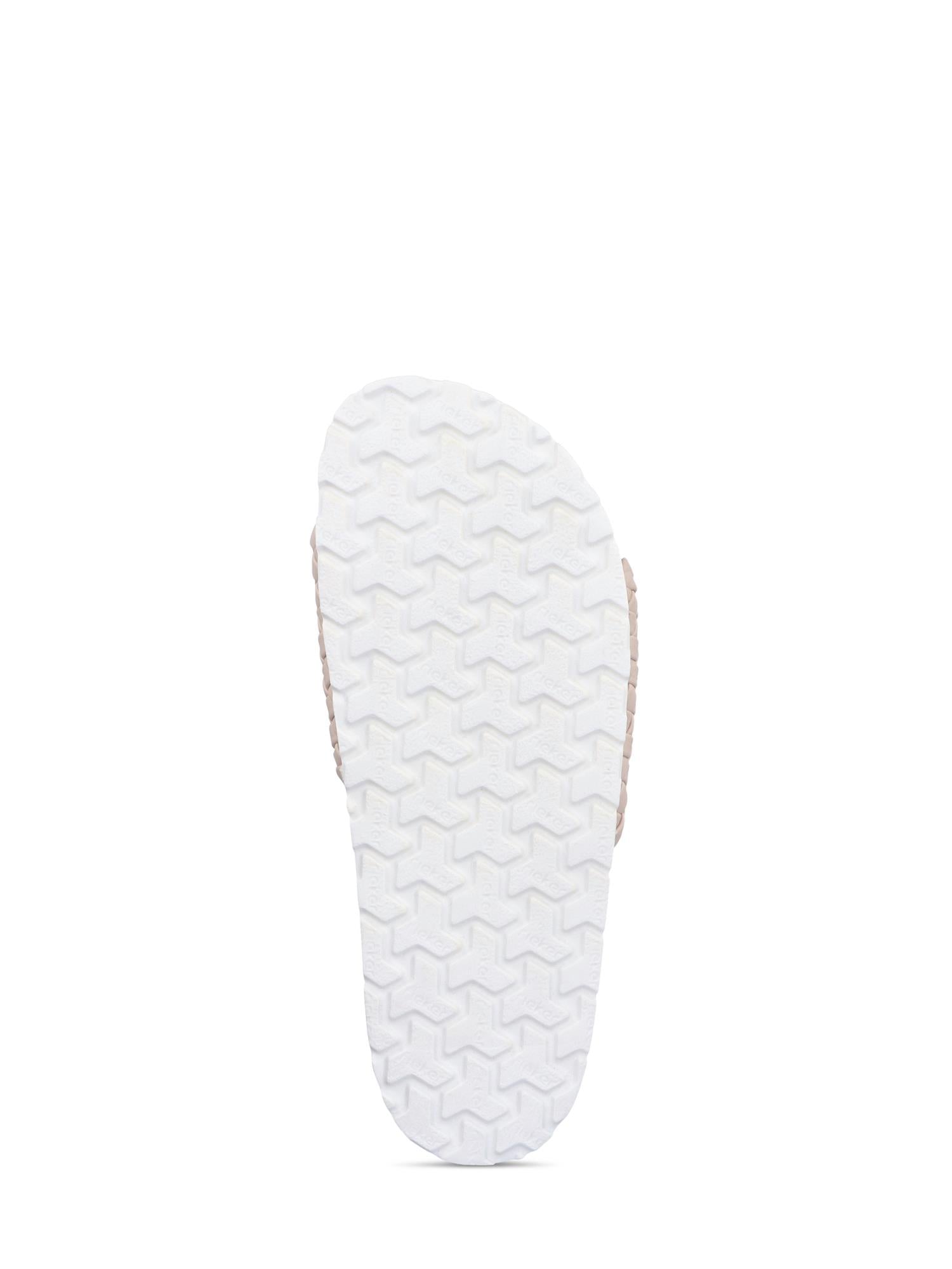Bildet viser den nederste delen av 08093 Rieker Ginger Braid Sandal fra Rieker Comfort & Style, med hvit såle med sekskantet mønster og antistress-teknologi for komfort, mot en hvit bakgrunn.