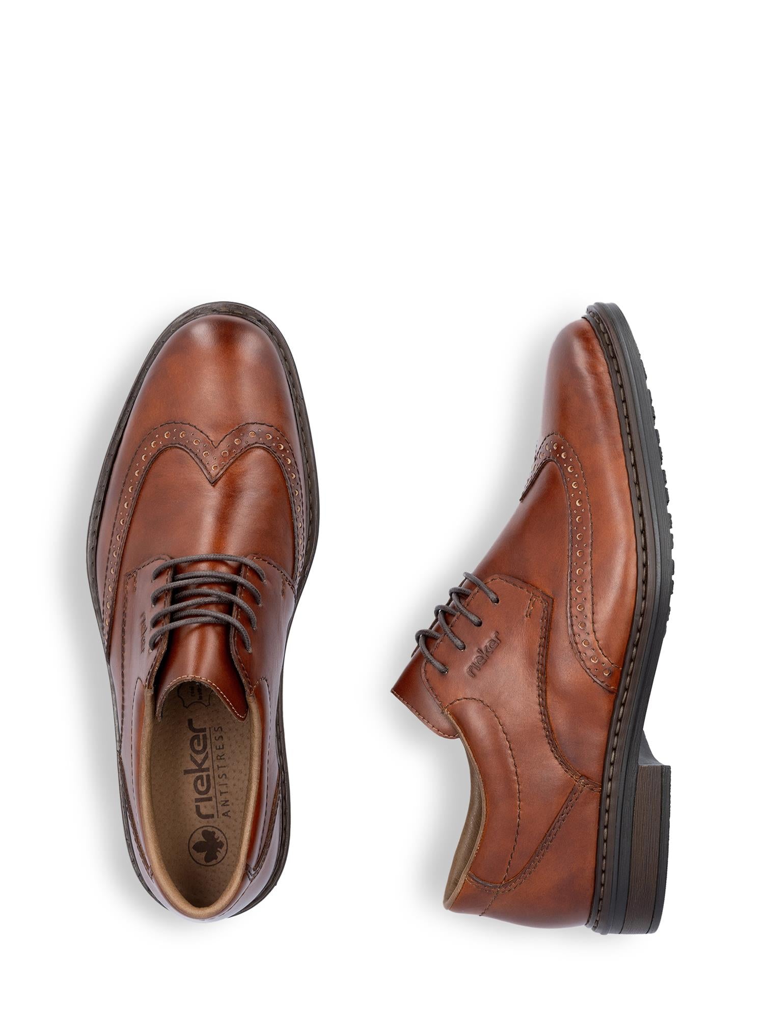 Et par 04932 Rieker Dublin Leather Brown Dressko fra Rieker Comfort & Style, vist ovenfra og fra siden, med snørebånd, mørke gummisåler, brogue-perforeringer og antistress-teknologi for eksepsjonell komfort.