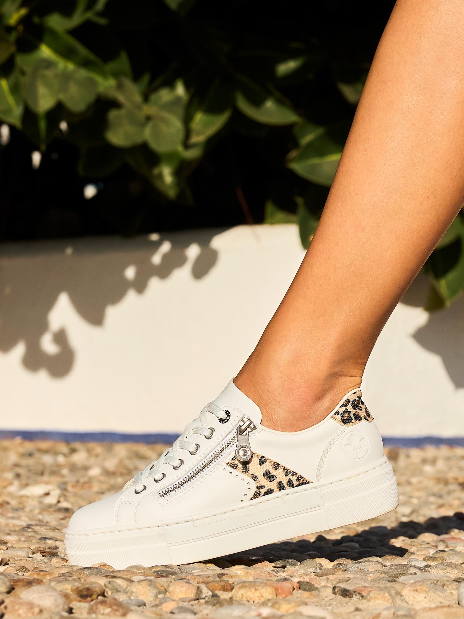 05575 Rieker Luna Leopard Sneaker
