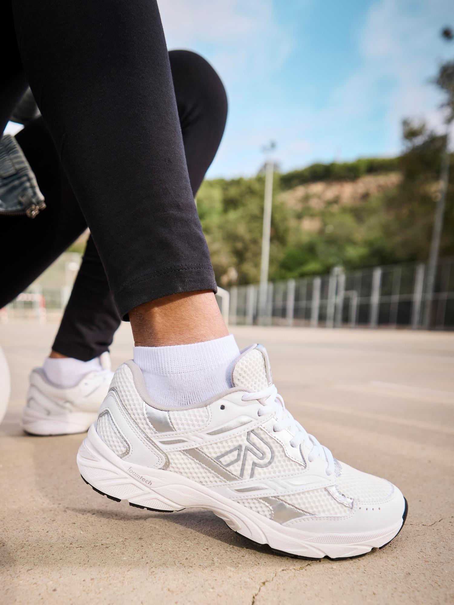 05588 Rieker Lumina Silver Sneaker