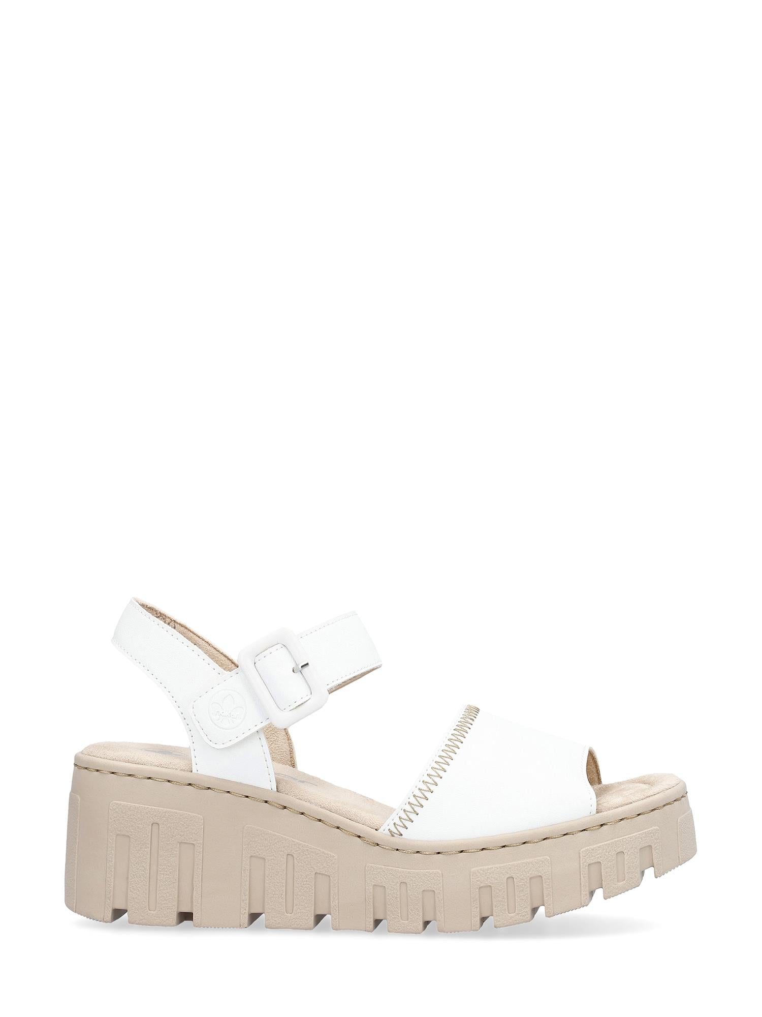 Rieker Comfort & Style 07501 Larisa Velcro Sandal er en hvit sandal med åpen tå, tykk beige platåsåle, bred rem foran, borrelås i ankelen, synlige sømmer, Antistress-teknologi, myk innersåle og dyp slitebane for godt grep.