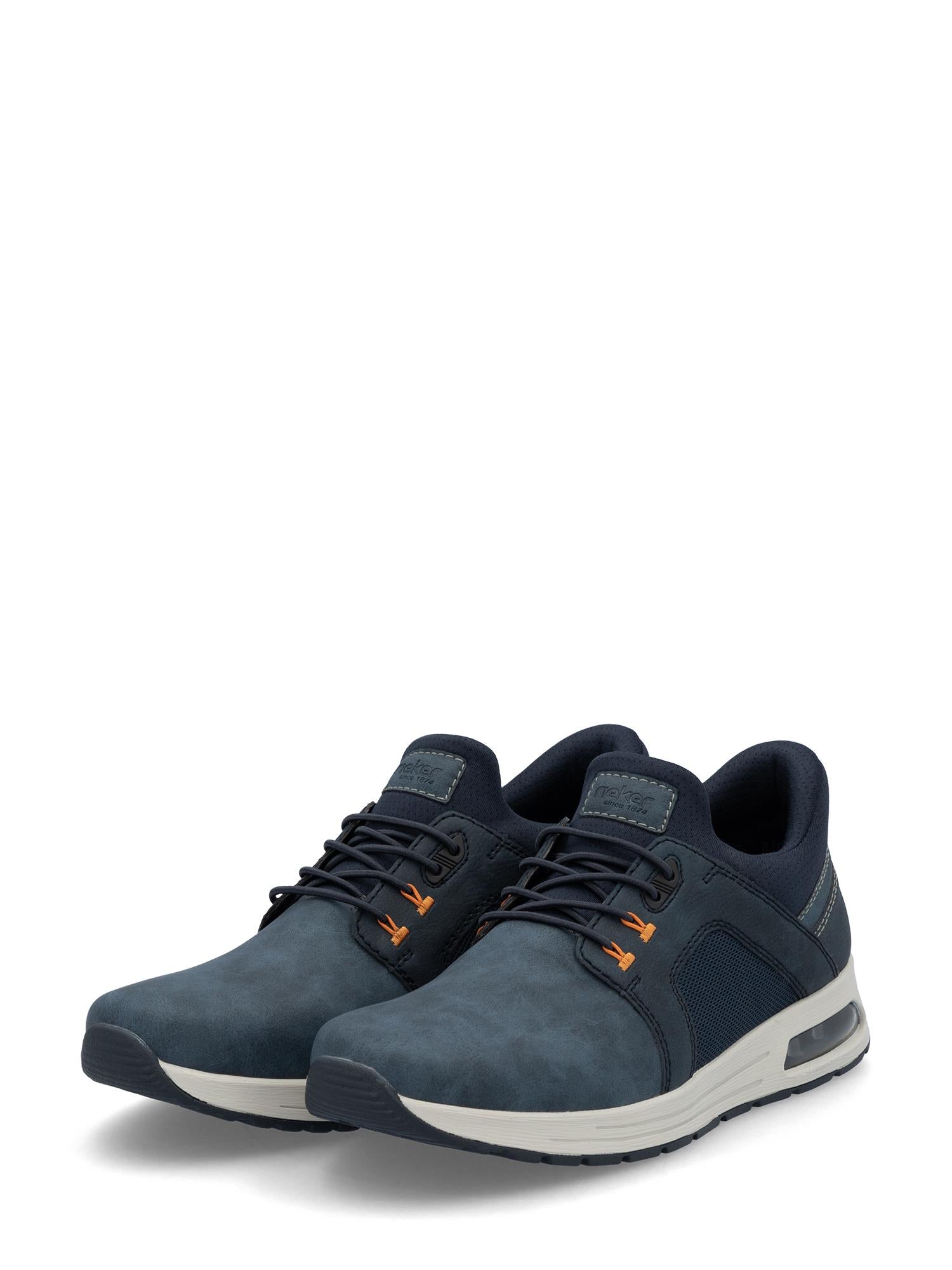 Et par 03050 Rieker Ready2Go Sneakers Navy fra Rieker Comfort & Style, med et elegant mørkeblått design, hvit støtdempende såle, svarte lisser og oransje detaljer. De lavprofilerte skoene står side om side på en hvit bakgrunn.