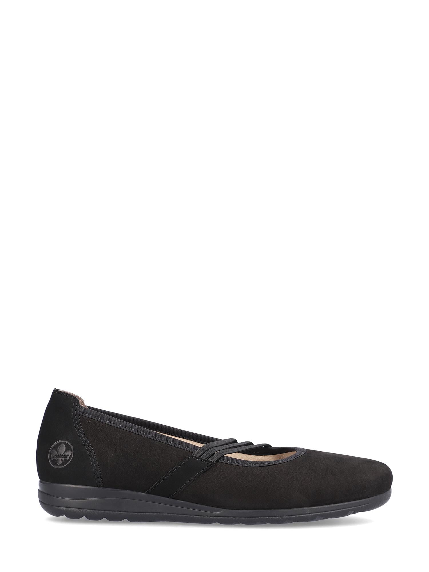 06811 Rieker Suede Comfort Ballerina fra Rieker Comfort & Style er svarte, flate sko med rund tå i semsket skinn, lav hæl, dekorativ kryssrem, diskret hællogo og teksturert såle.