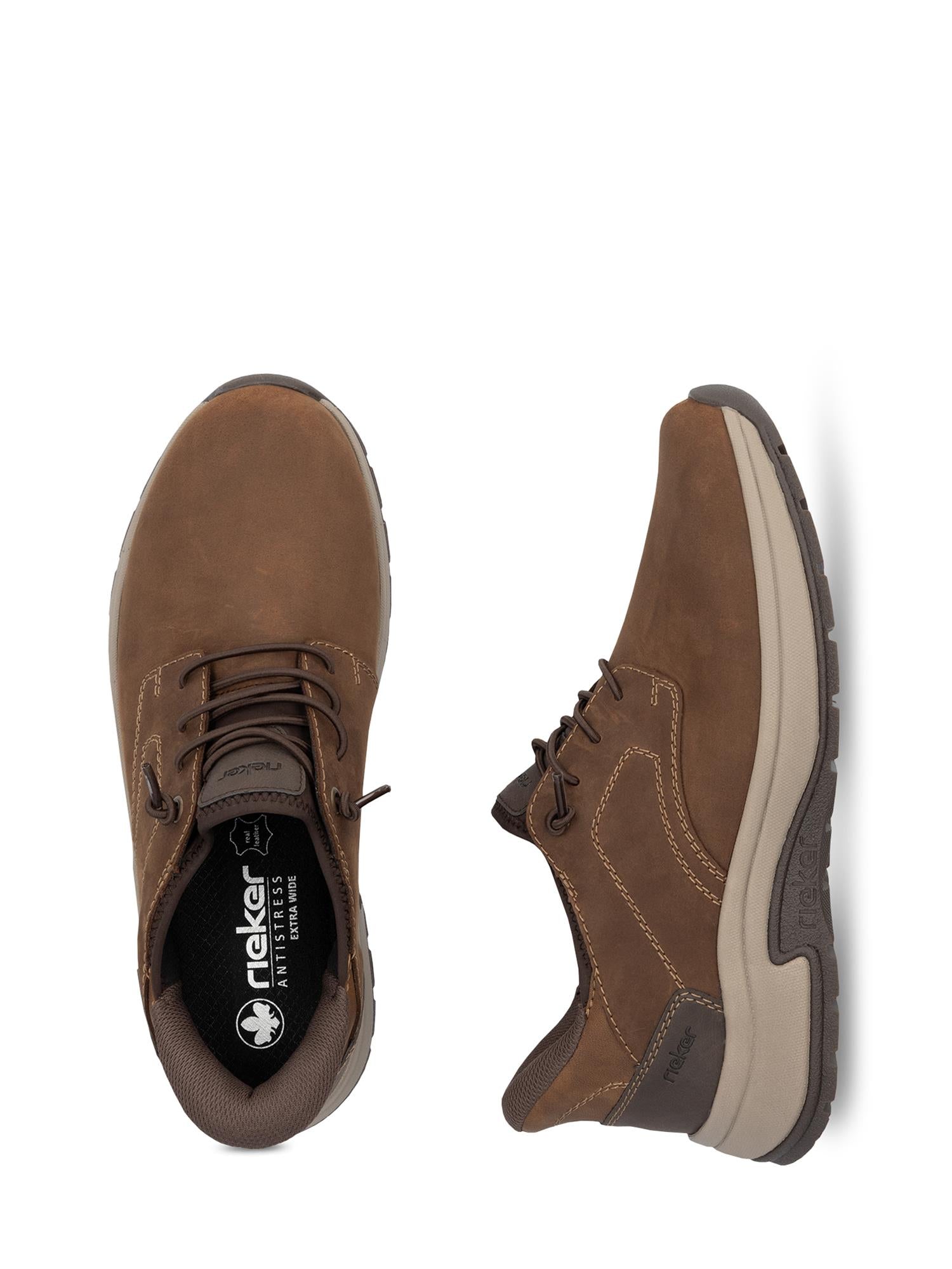 04806 Rieker Sporty Suede Sneaker fra Rieker Comfort & Style er vist i brun semsket skinn sett ovenfra og fra siden, med beige sømmer og tykke, fleksible grå såler.