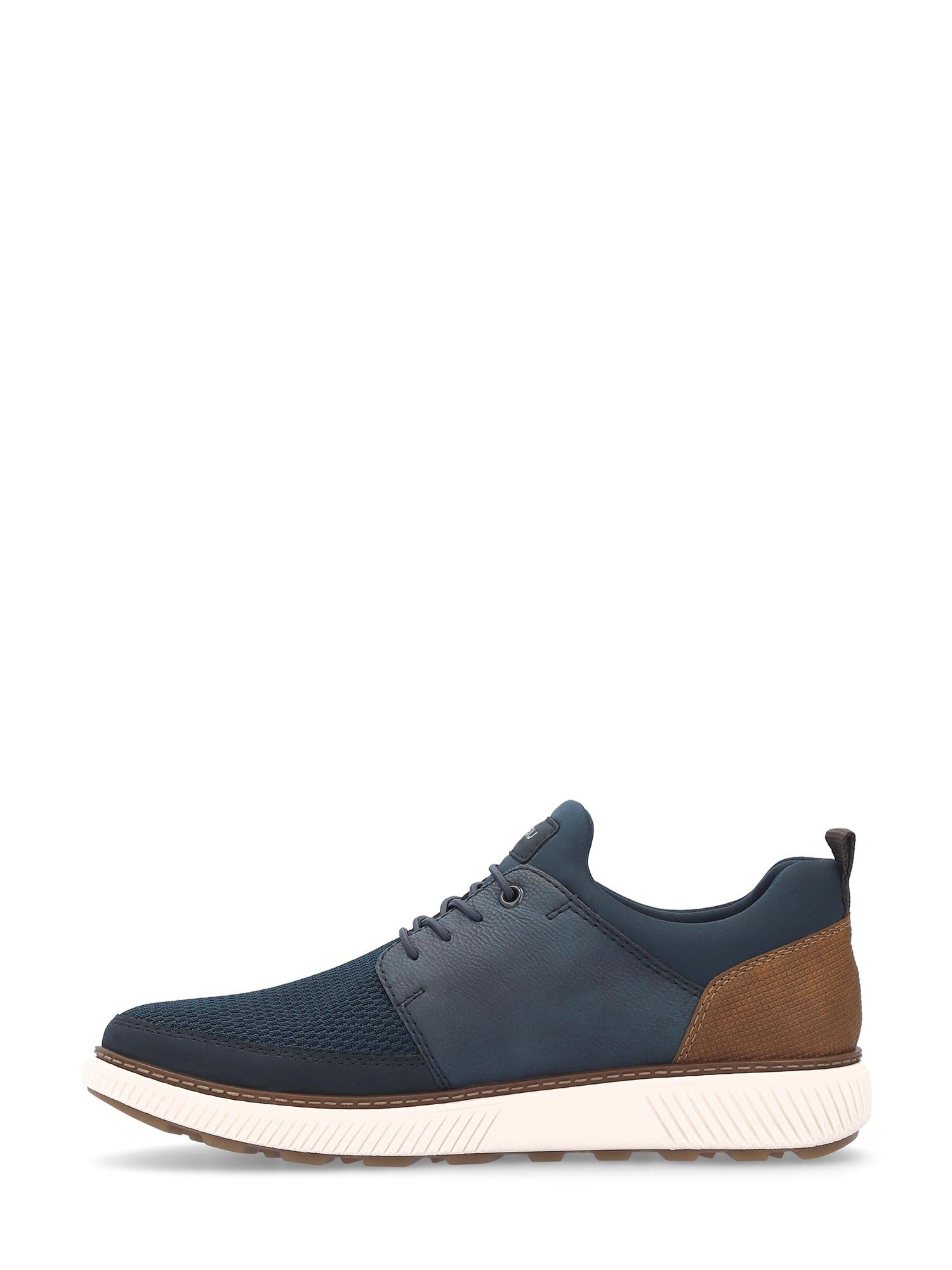 07548 Rieker Bremen Sneaker fra Rieker Comfort & Style er vist i profil, med mørkeblå overdel, brun hæl, hvit teksturert såle, antistress-teknologi og marineblå lisser på hvit bakgrunn.