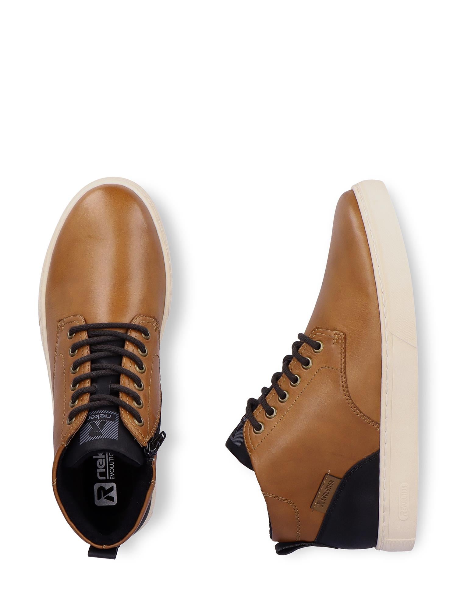 Bildet viser to Rieker Sport 04516 Rieker-Evolution Muskat Short Boot Leather-sko: høye sko i beige skinn med hvite såler, svarte snørebånd og hældetaljer, samt en Memory-innersåle for komfort - den ene sett ovenfra, den andre fra siden.