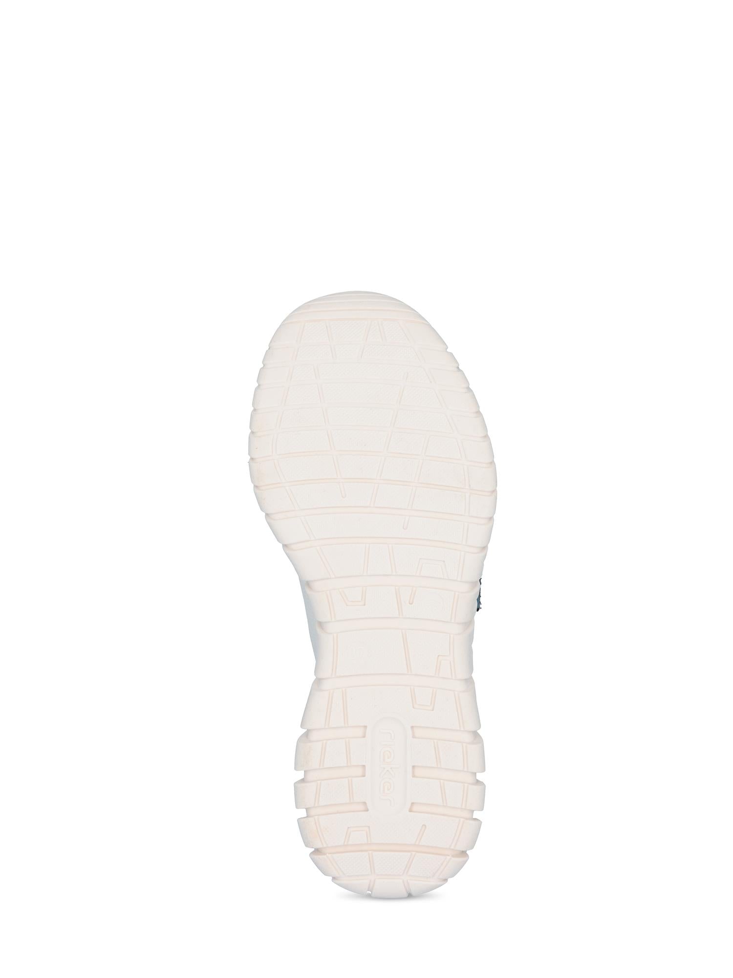 Sålen på 03263 Rieker White Ready2Go Slip-on, fra Rieker Comfort & Style, har en teksturert slitebane for grep og komfort med Antistress-teknologi.