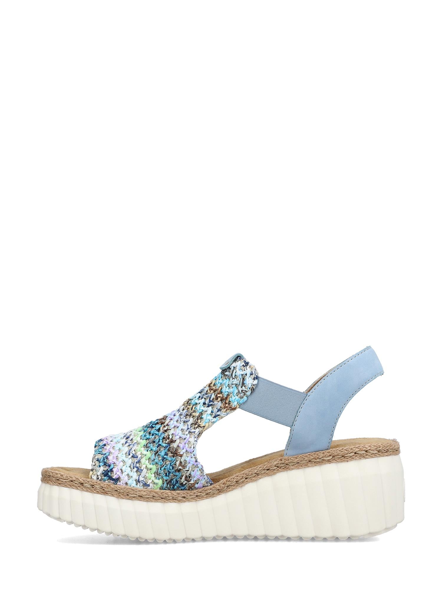 07504 Rieker Colour Sandal fra Rieker Comfort & Style har en vevd flerfarget frontrem, lyseblå ankelrem, mellomsåle i jute, hvit platåsåle, antistress-teknologi, støtdempende såle og åpen tå/hæl-design.